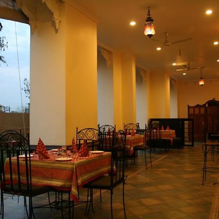 Pratap Palace Chittorgarh Exterior photo